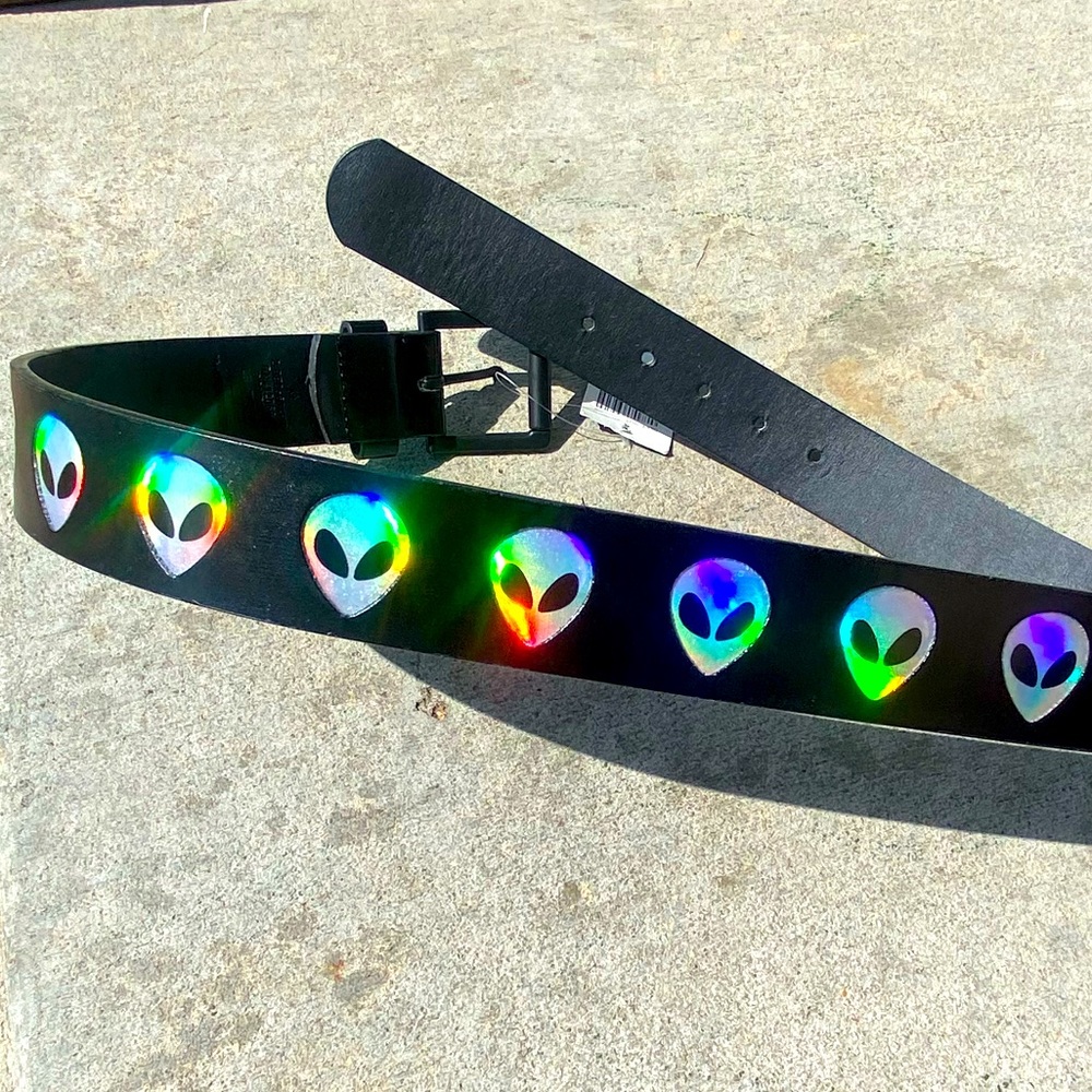 Black Holographic Alien Belt
